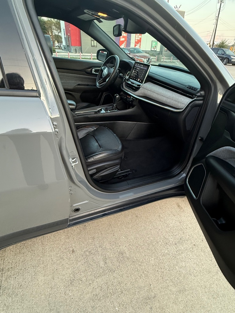 Photo 9 of this JEEP COMPASS