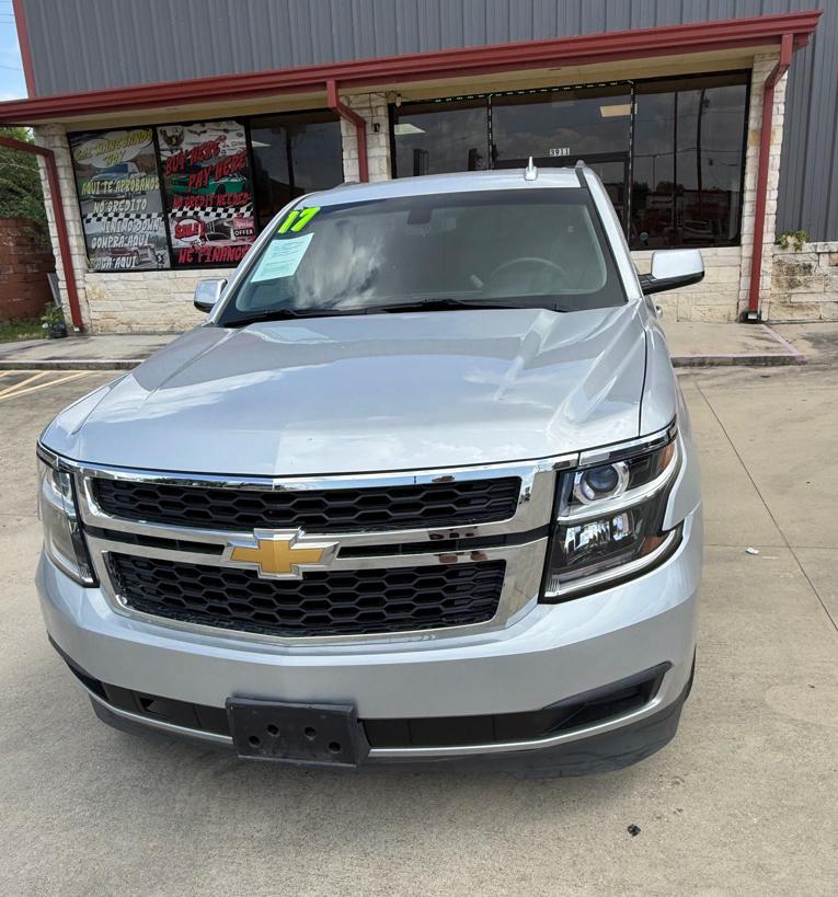 Photo 2 of this CHEVROLET SUBURBAN