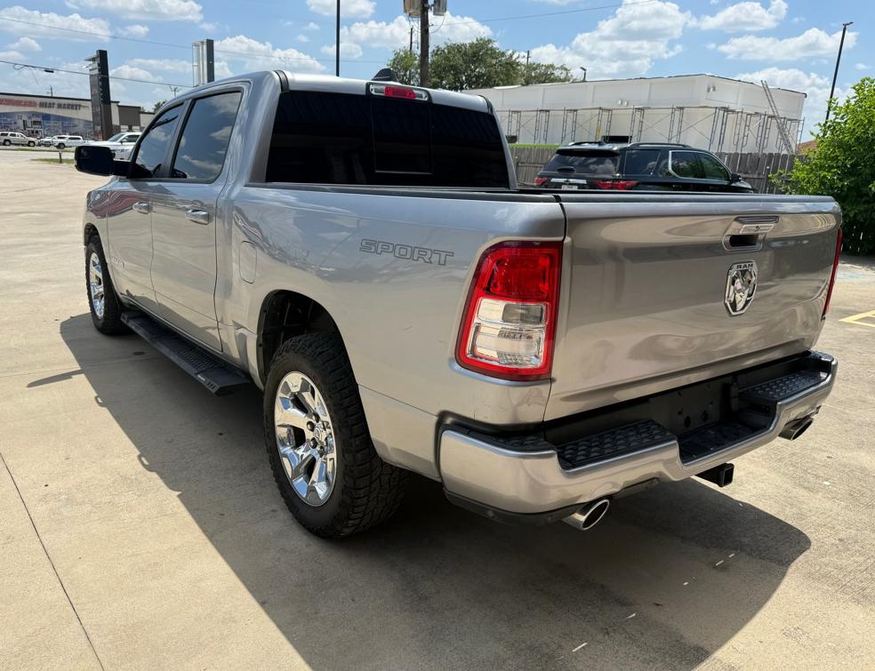 Photo 4 of this RAM 1500