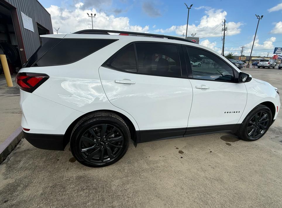 Photo 3 of this CHEVROLET EQUINOX