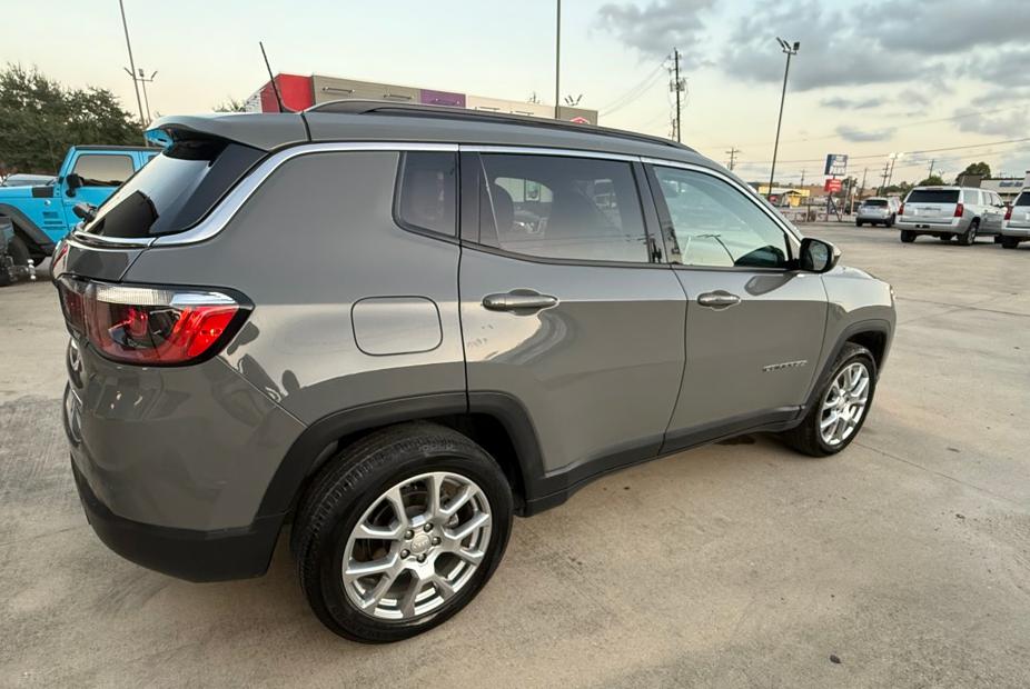 Photo 5 of this JEEP COMPASS