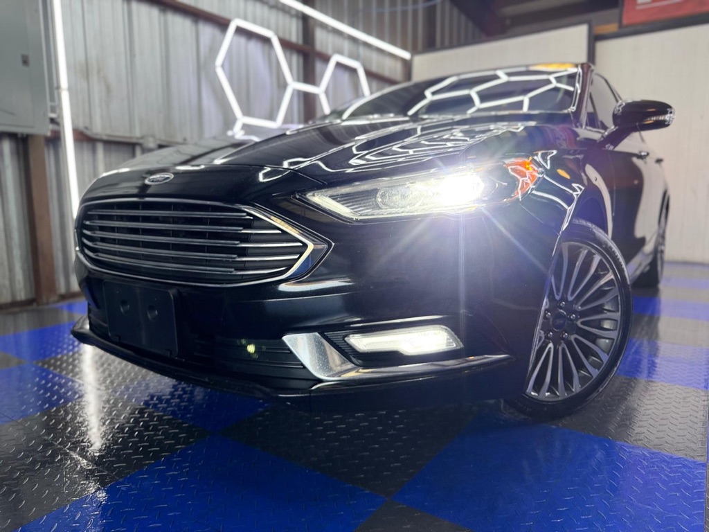 Photo 10 of this FORD FUSION
