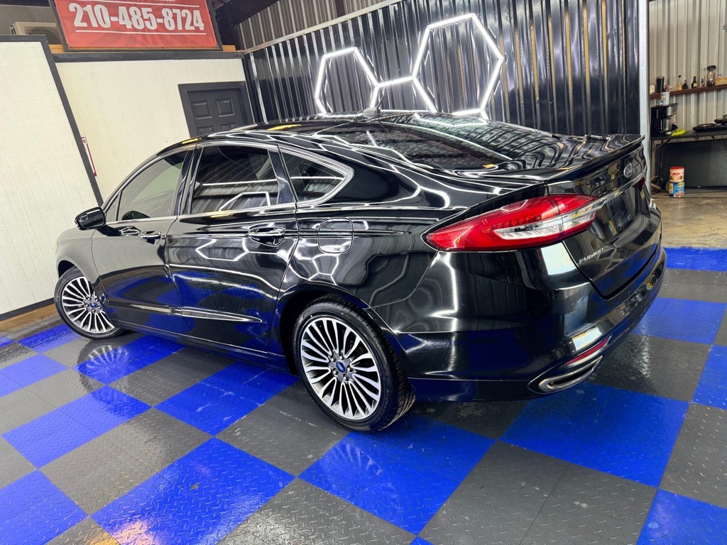Photo 27 of this FORD FUSION