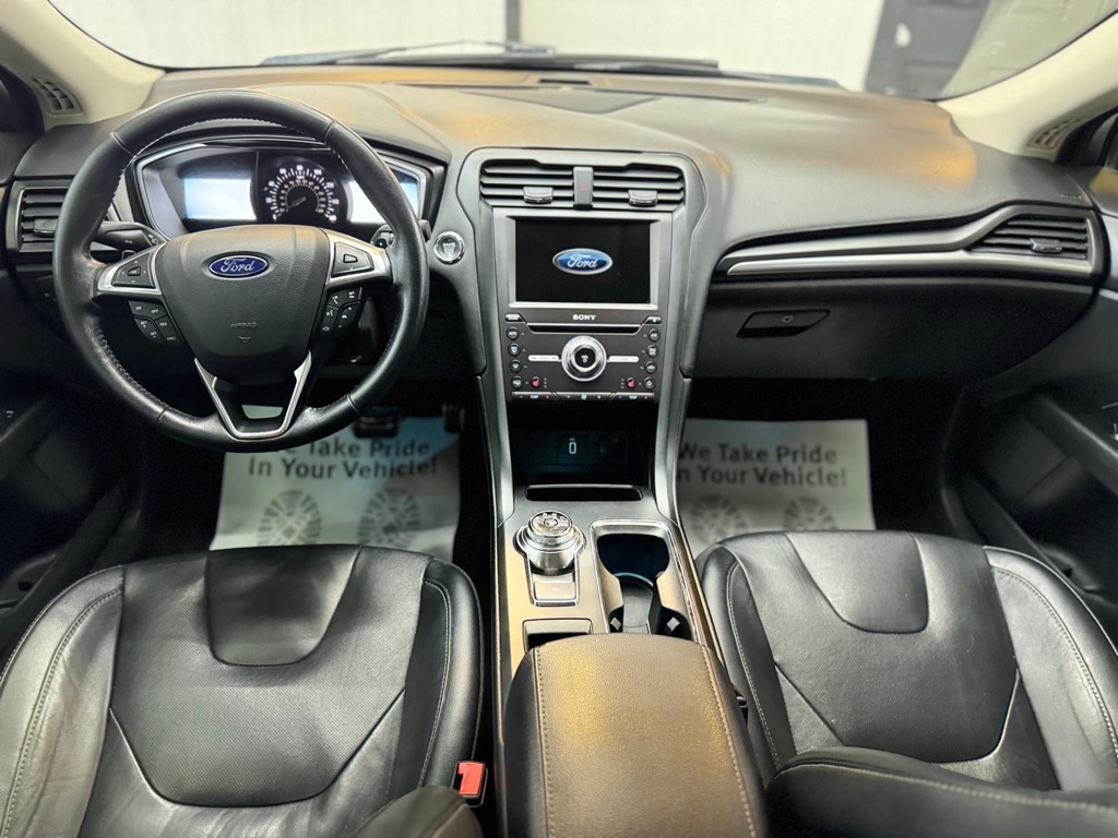 Photo 20 of this FORD FUSION