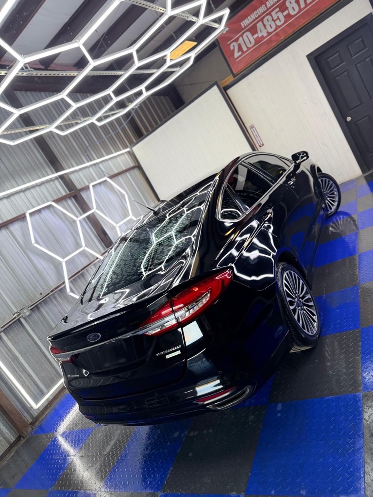 Photo 23 of this FORD FUSION