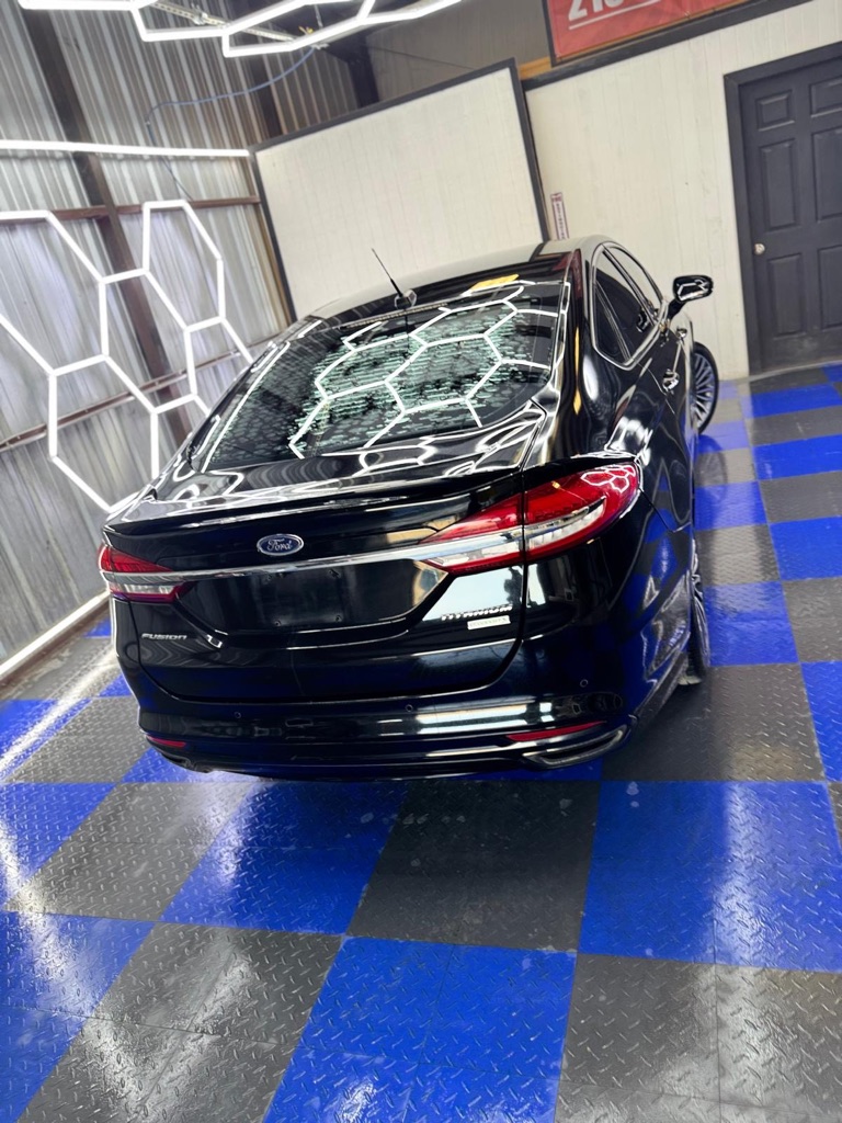 Photo 24 of this FORD FUSION