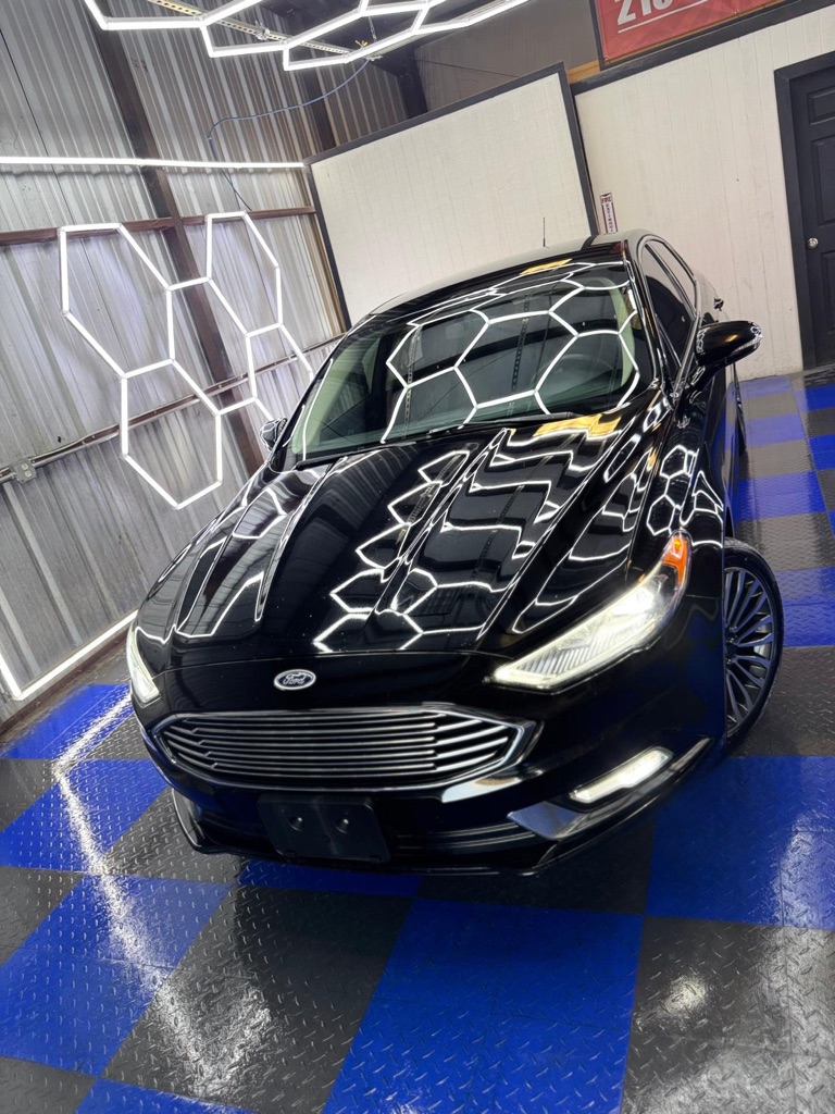 Photo 14 of this FORD FUSION
