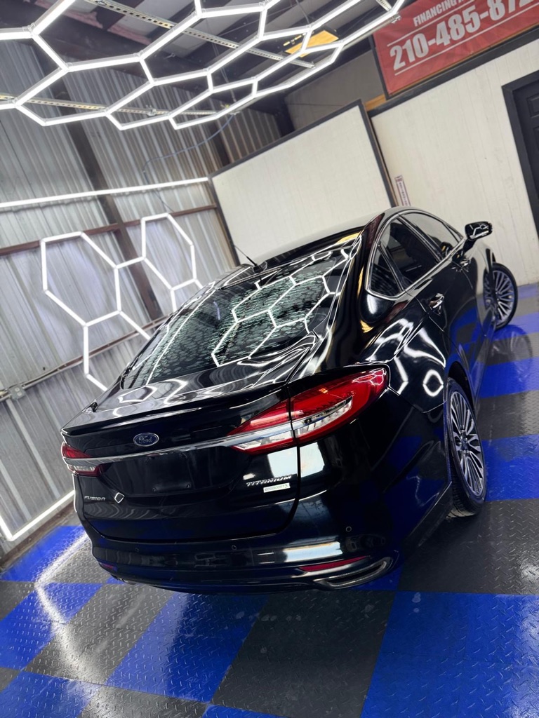 Photo 22 of this FORD FUSION