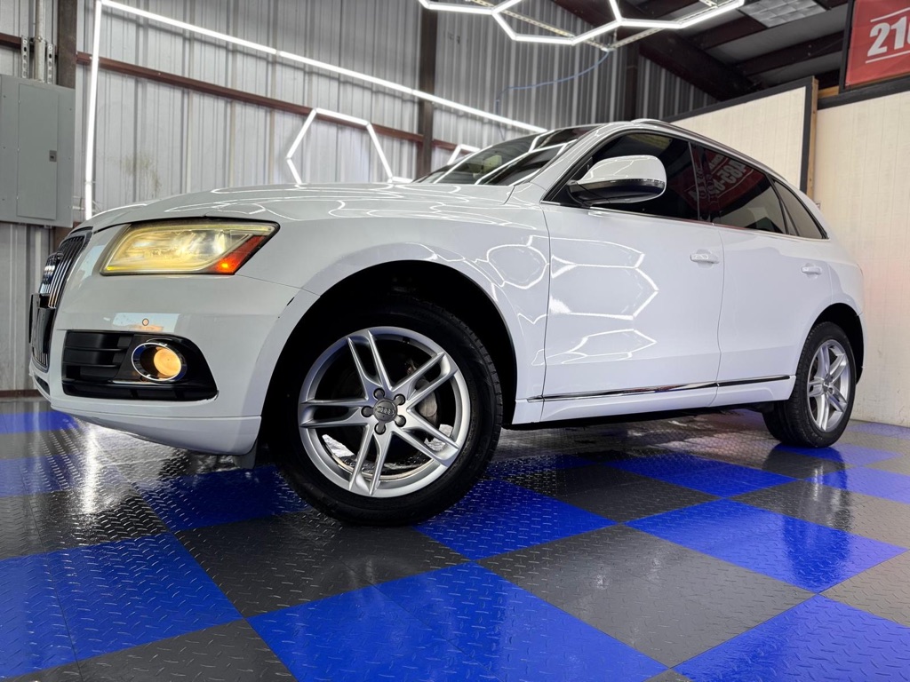 Photo 10 of this AUDI Q5