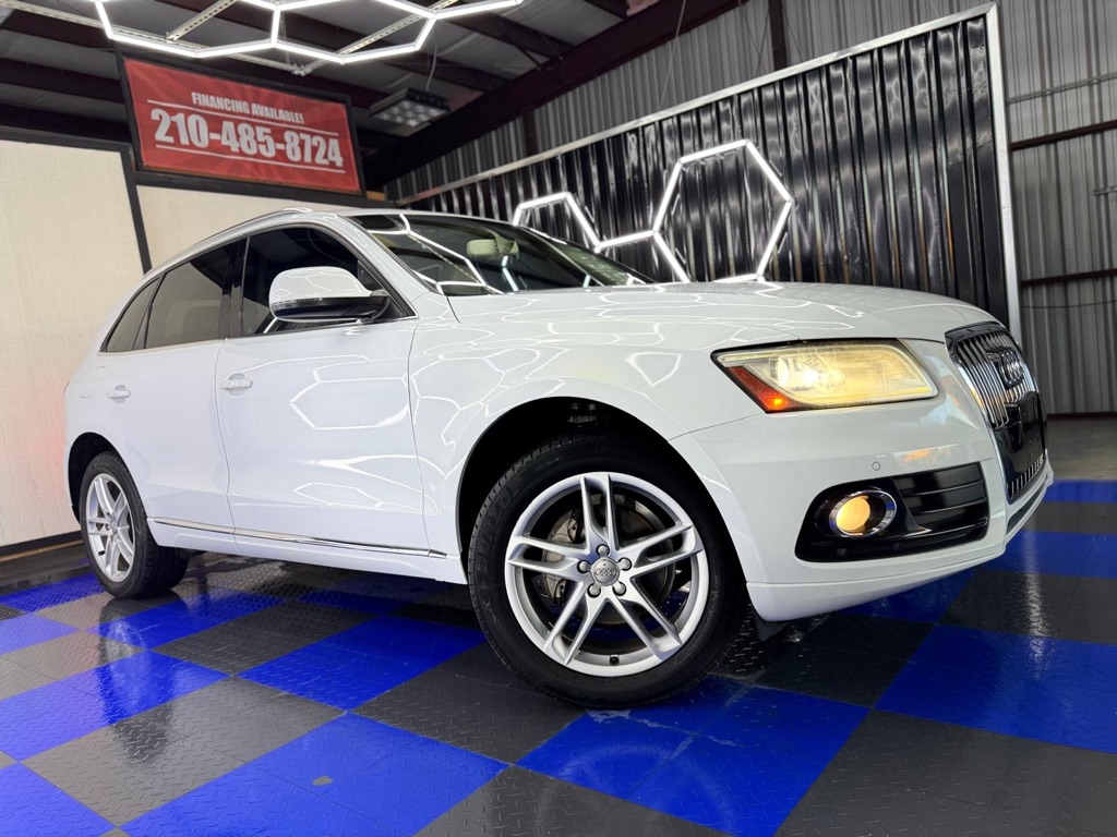 Photo 2 of this AUDI Q5