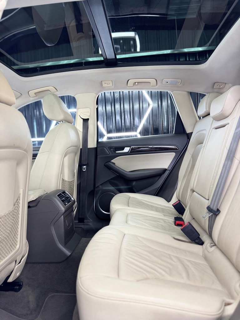 Photo 16 of this AUDI Q5
