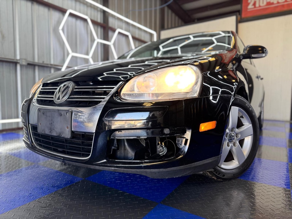 Photo 8 of this VOLKSWAGEN JETTA