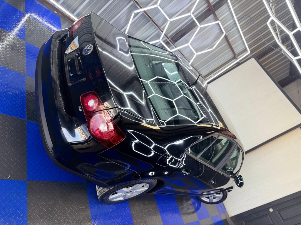 Photo 22 of this VOLKSWAGEN JETTA