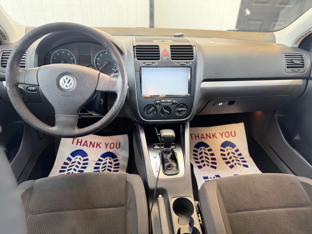 Photo 18 of this VOLKSWAGEN JETTA