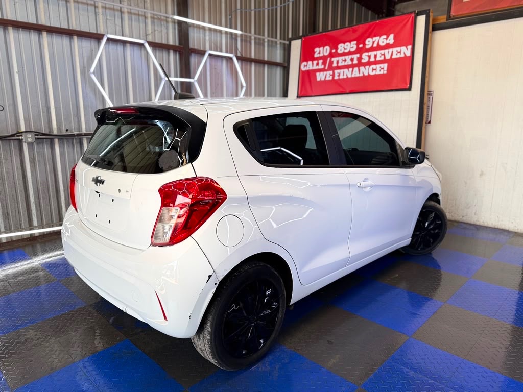 Photo 4 of this CHEVROLET SPARK