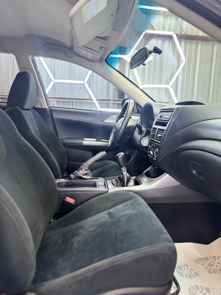 Photo 13 of this SUBARU IMPREZA