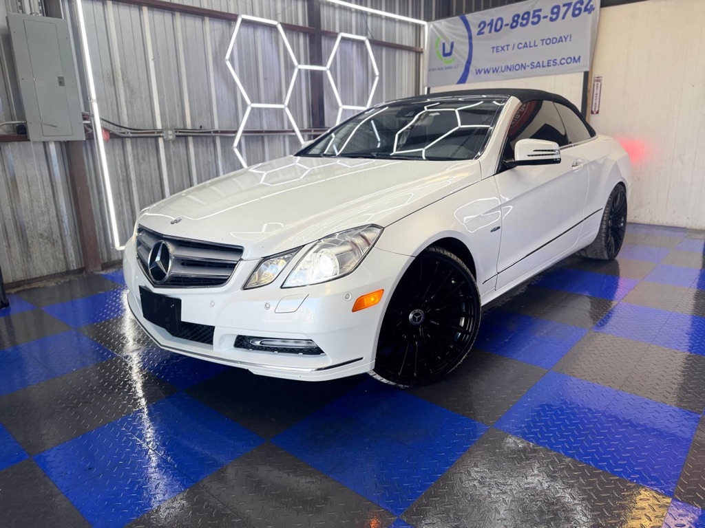 Photo 8 of this MERCEDES-BENZ E-CLASS