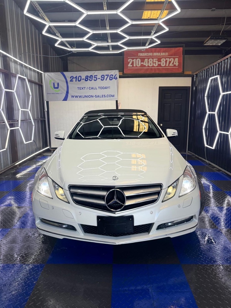 Photo 4 of this MERCEDES-BENZ E-CLASS