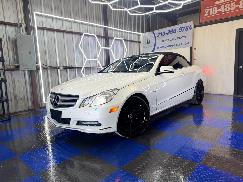 Photo 9 of this MERCEDES-BENZ E-CLASS