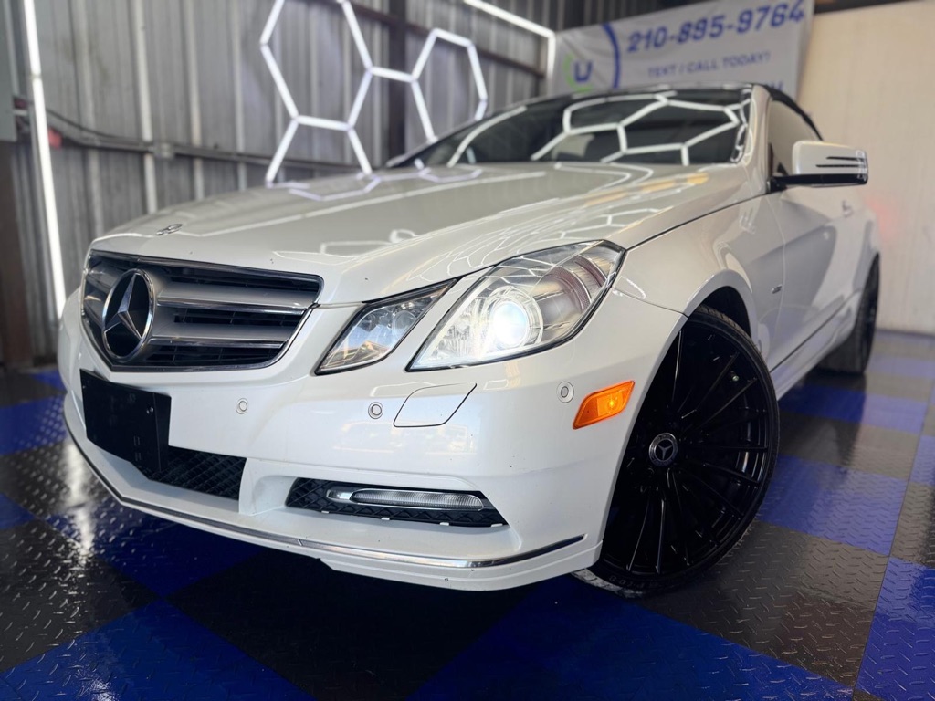 Photo 6 of this MERCEDES-BENZ E-CLASS