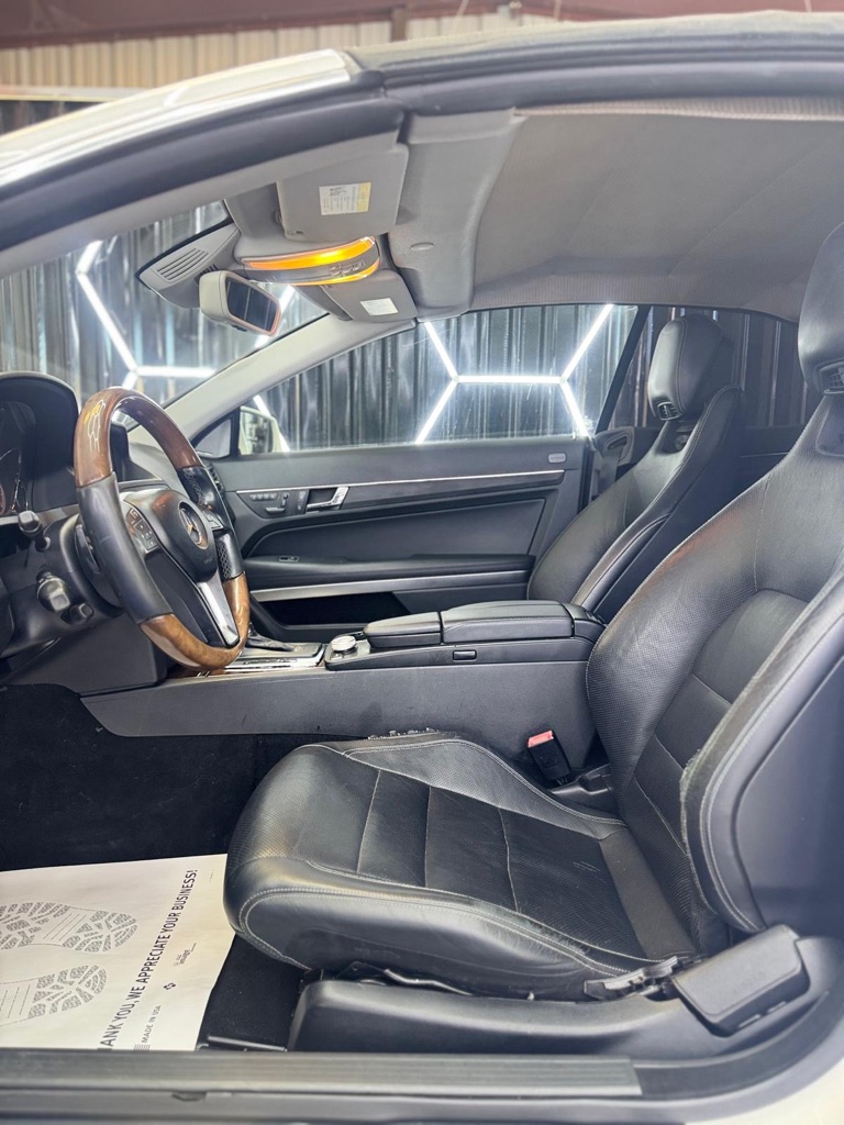 Photo 13 of this MERCEDES-BENZ E-CLASS