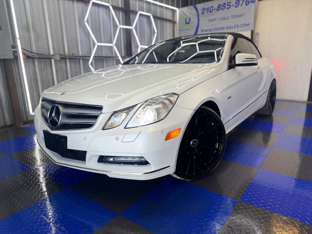 Photo 7 of this MERCEDES-BENZ E-CLASS