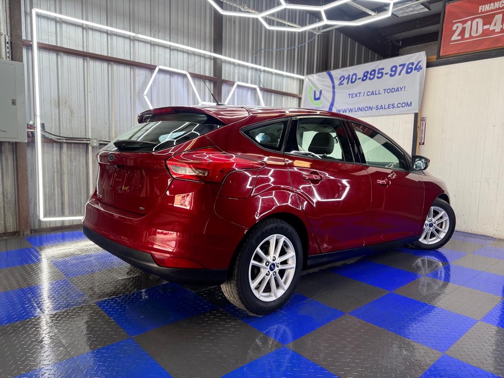 Photo 30 of this FORD FOCUS