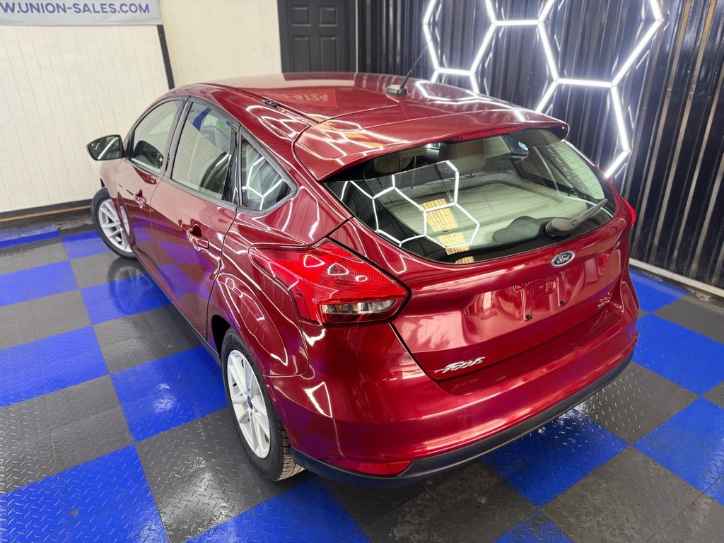 Photo 24 of this FORD FOCUS