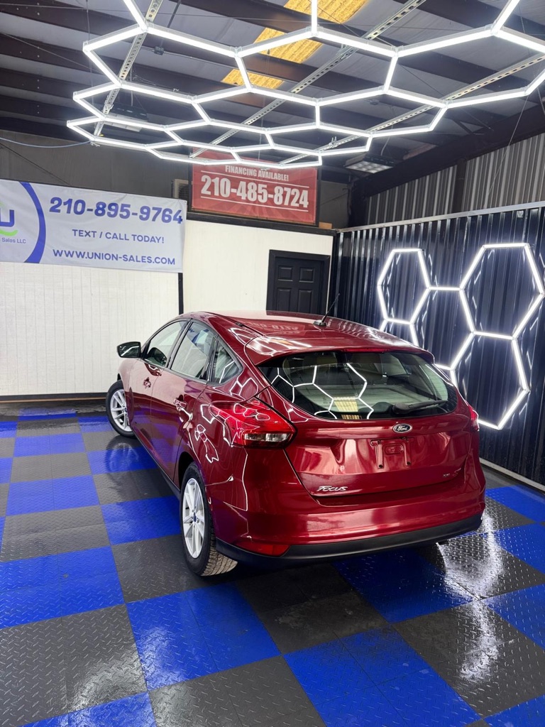 Photo 25 of this FORD FOCUS