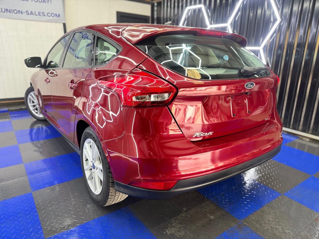 Photo 26 of this FORD FOCUS