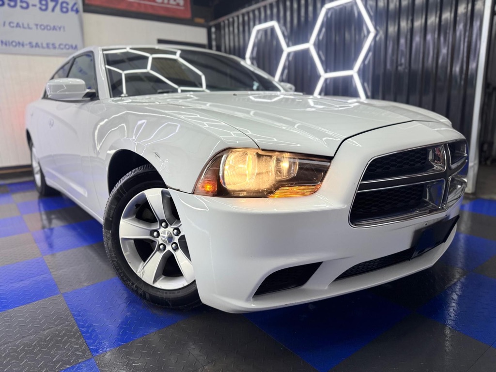 Photo 2 of this DODGE CHARGER