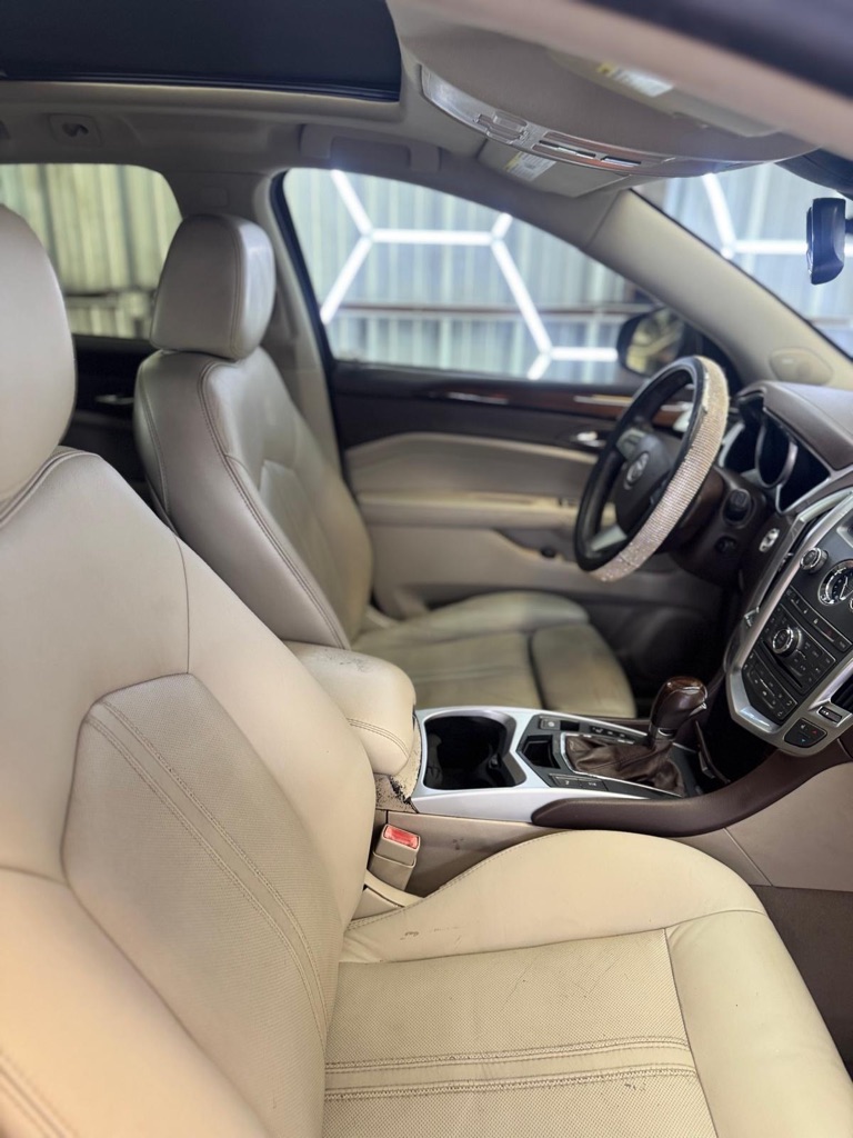 Photo 13 of this CADILLAC SRX