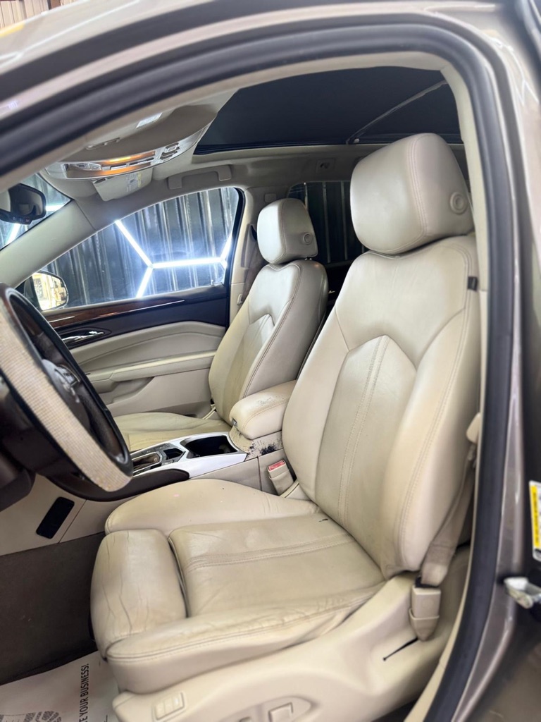 Photo 16 of this CADILLAC SRX