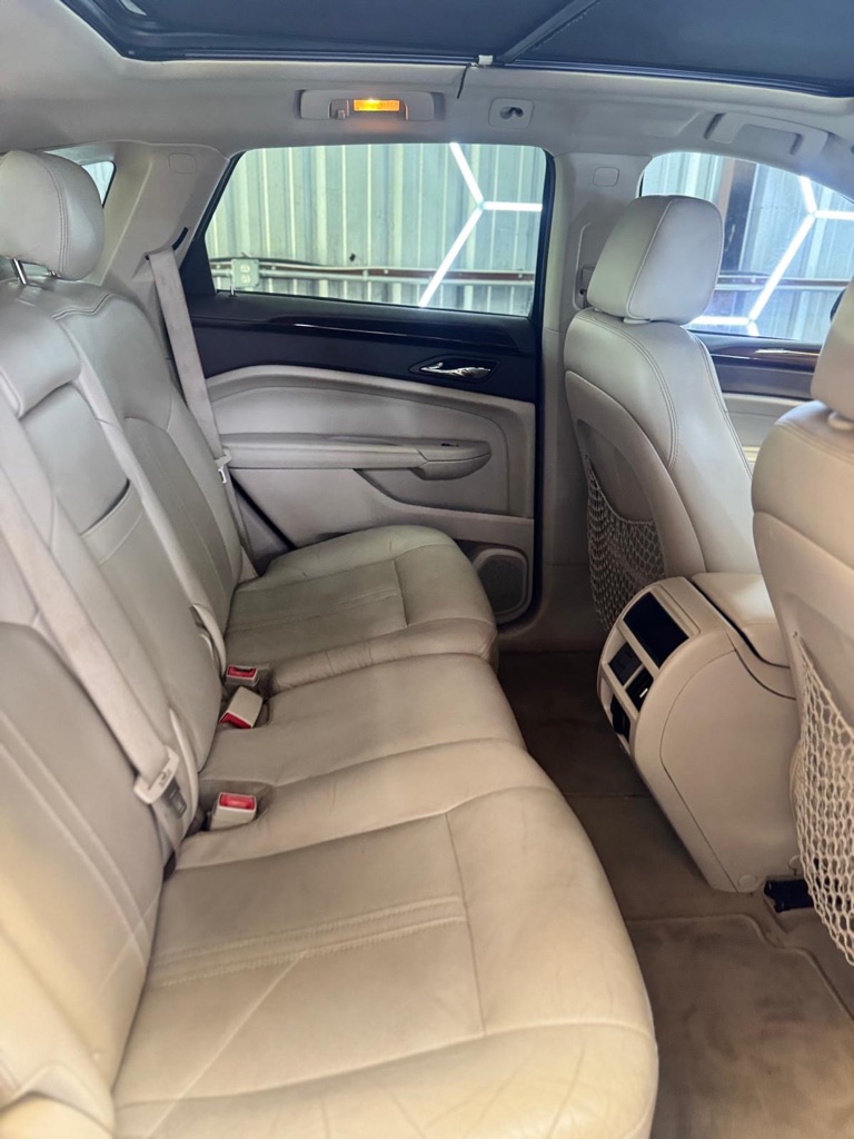 Photo 14 of this CADILLAC SRX