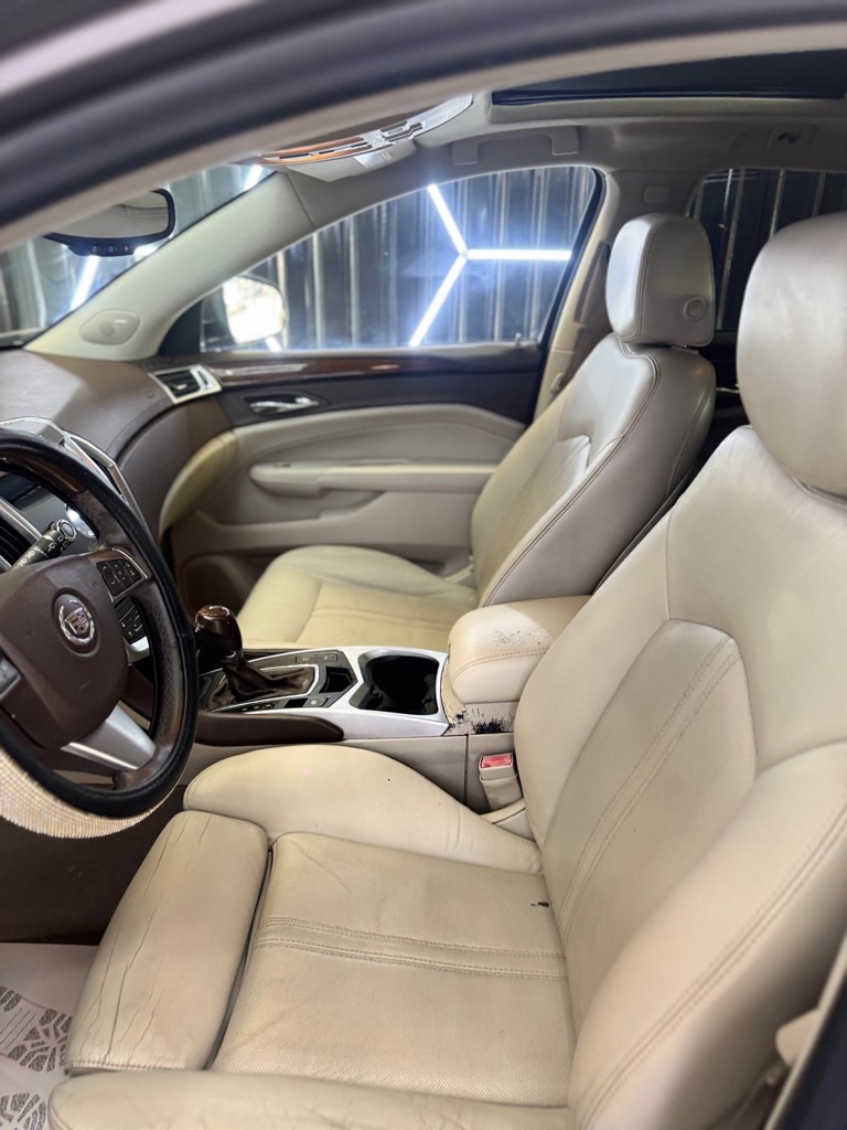 Photo 17 of this CADILLAC SRX