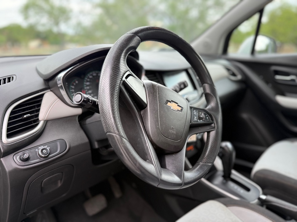 Photo 13 of this CHEVROLET TRAX