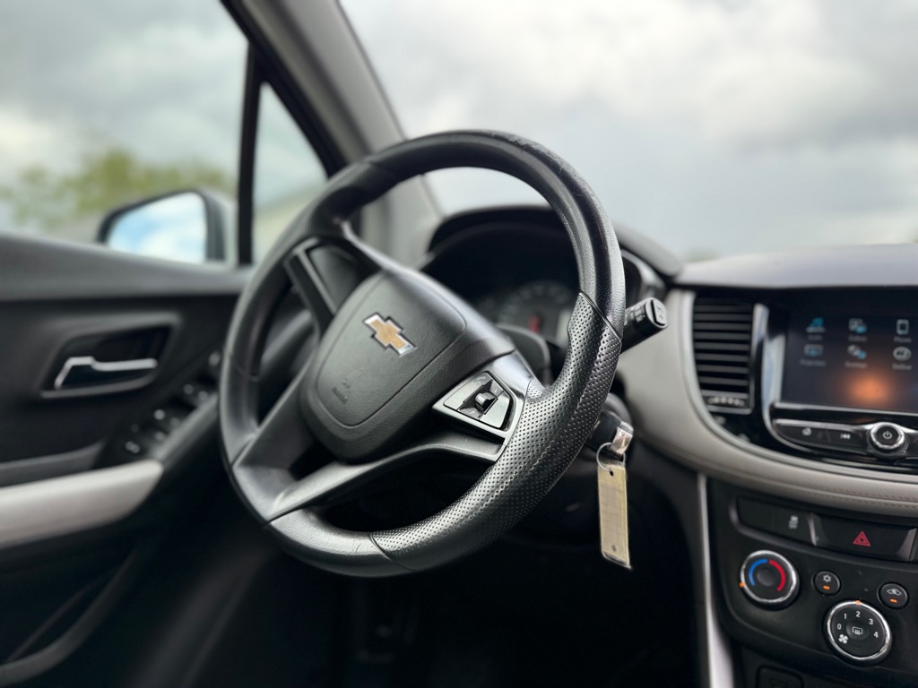 Photo 9 of this CHEVROLET TRAX