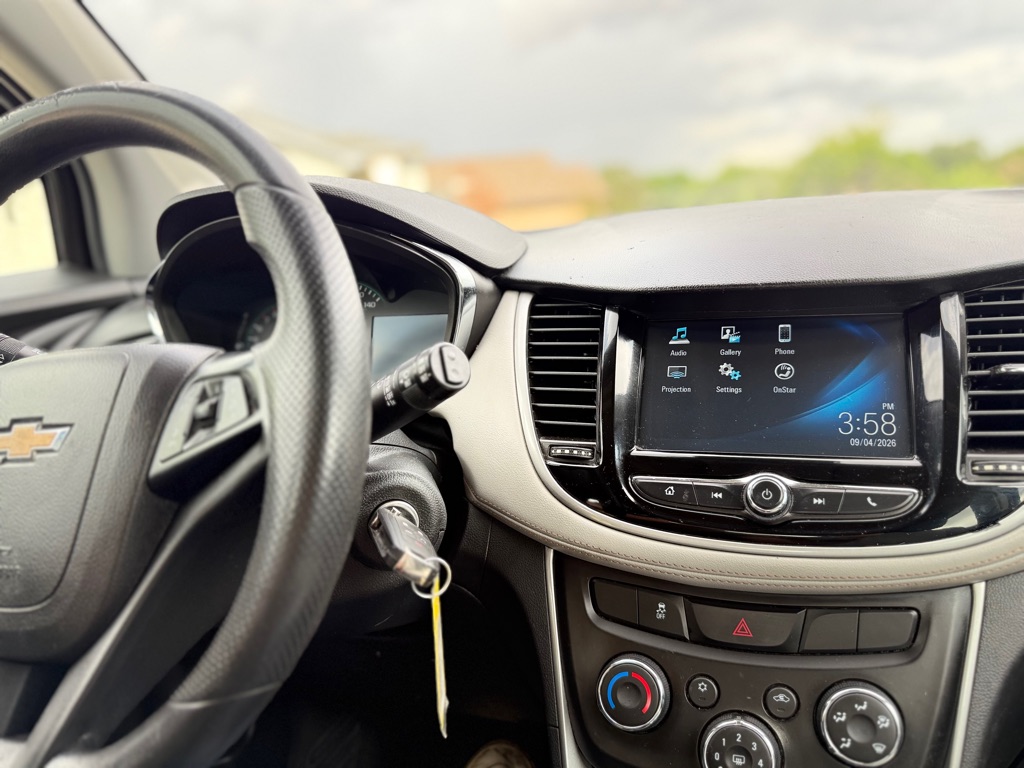 Photo 16 of this CHEVROLET TRAX