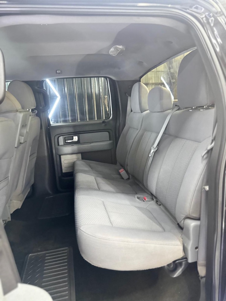 Photo 12 of this FORD F150