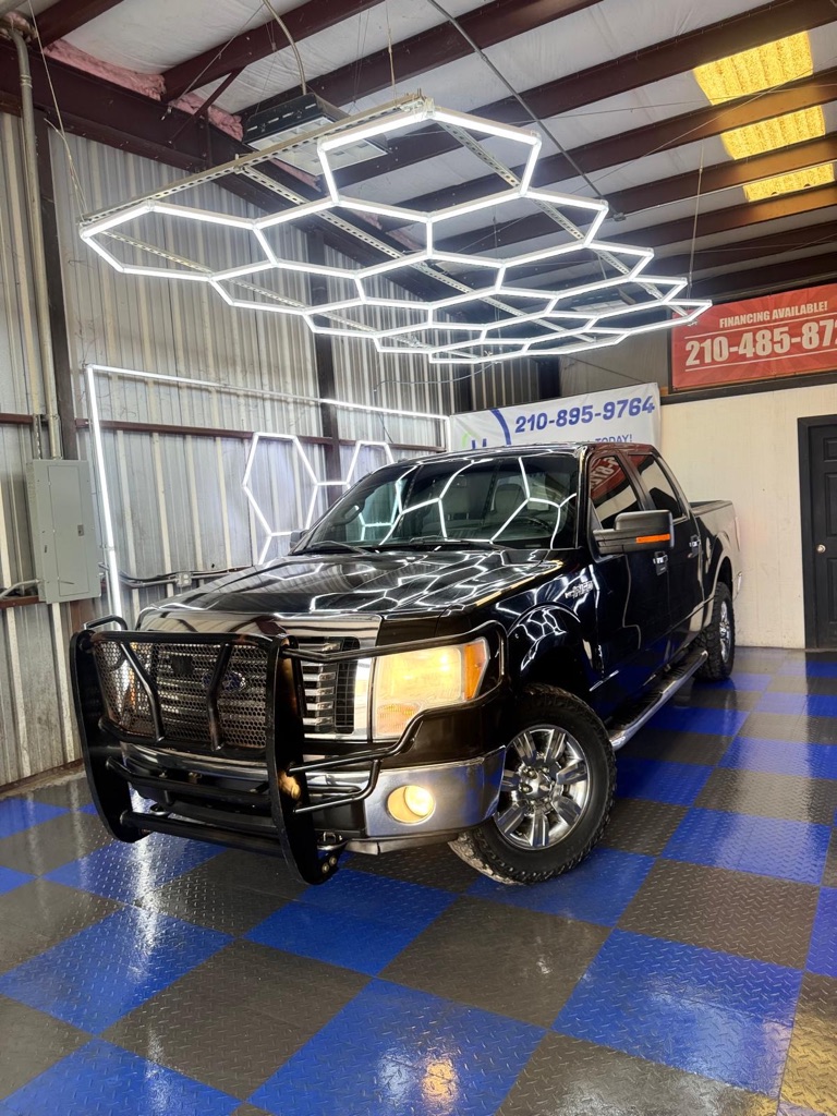 Photo 3 of this FORD F150