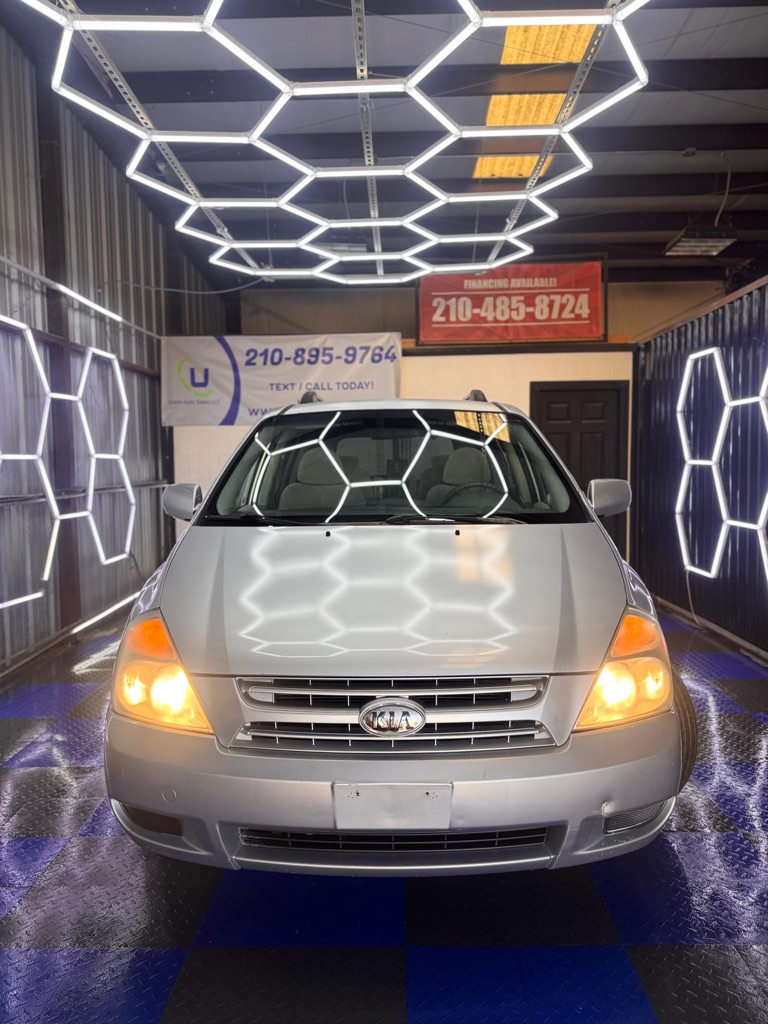 Photo 3 of this KIA SEDONA