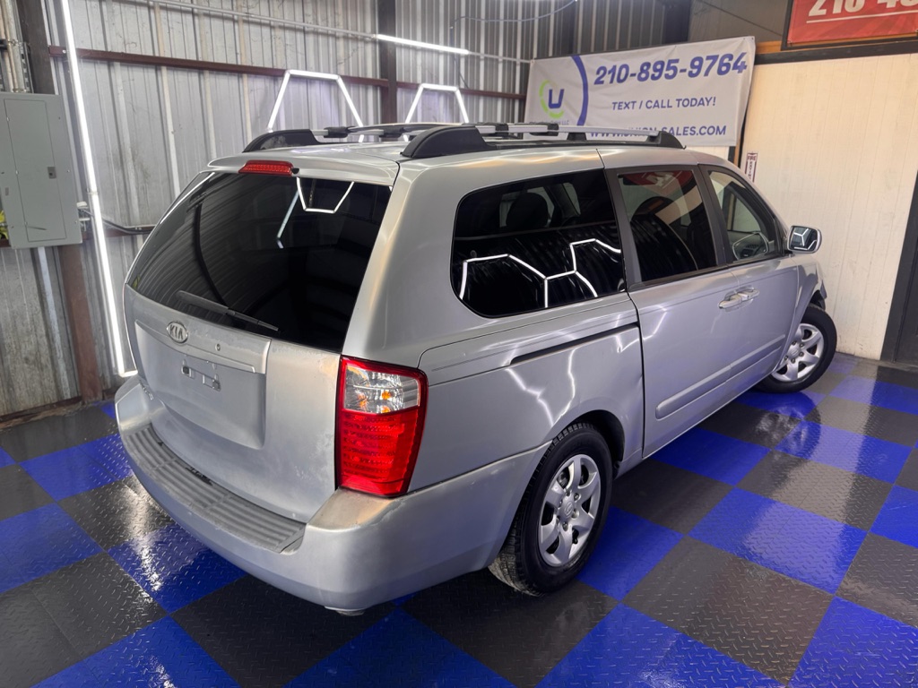 Photo 6 of this KIA SEDONA
