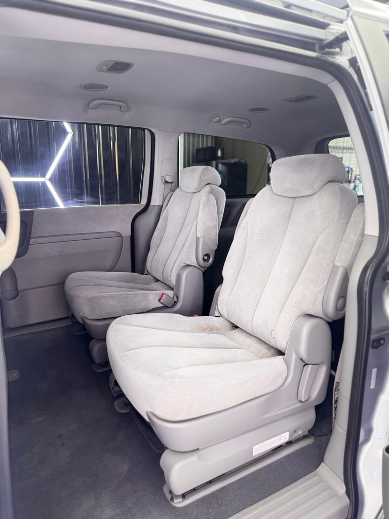 Photo 11 of this KIA SEDONA