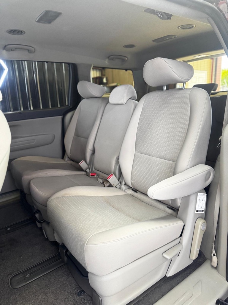 Photo 17 of this KIA SEDONA