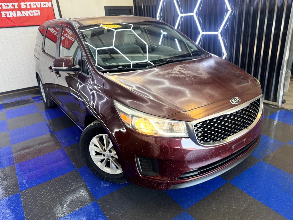 Photo 3 of this KIA SEDONA