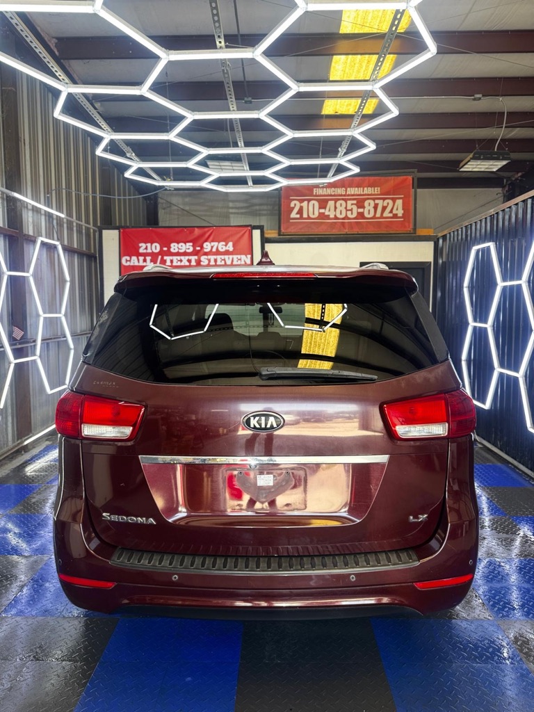 Photo 27 of this KIA SEDONA