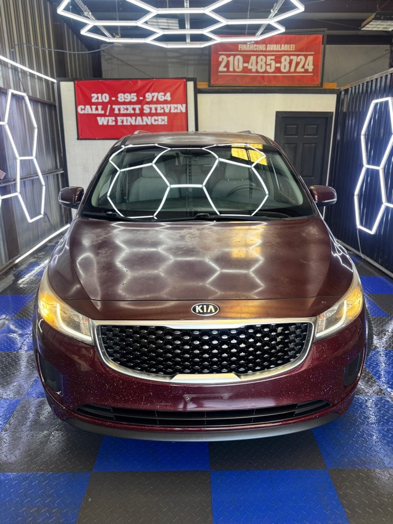 Photo 6 of this KIA SEDONA