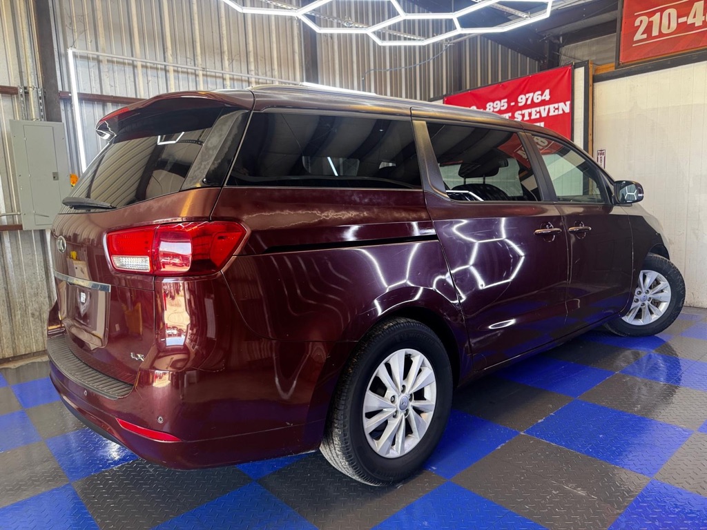 Photo 23 of this KIA SEDONA