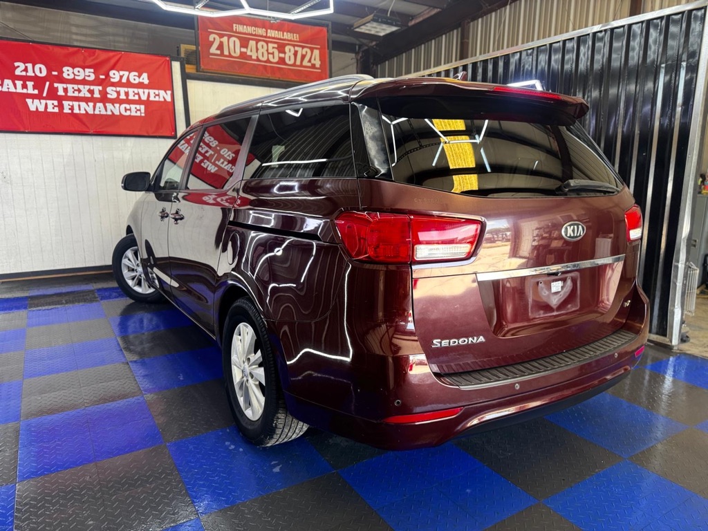 Photo 29 of this KIA SEDONA