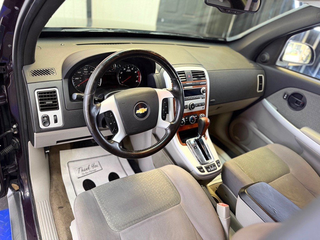 Photo 18 of this CHEVROLET EQUINOX